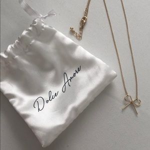 Bow necklace